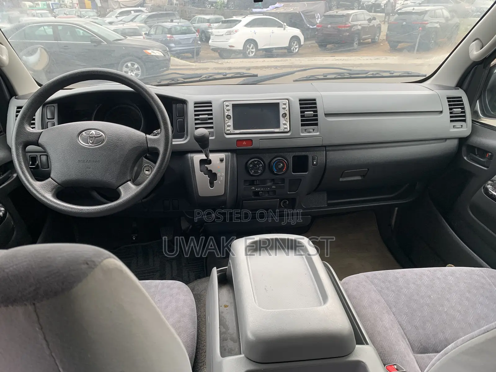 Toyota HiAce 2010 Silver
