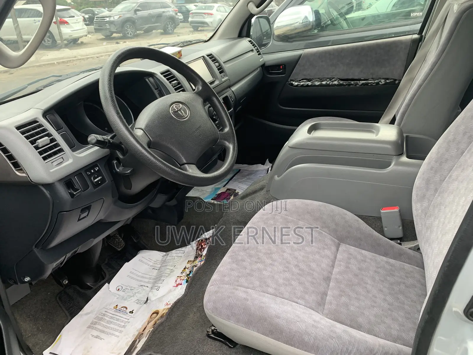 Toyota HiAce 2010 Silver