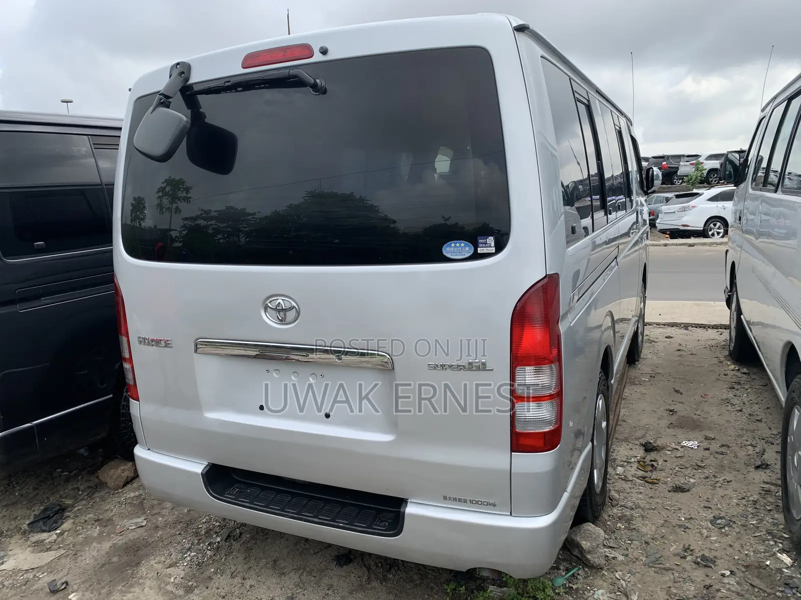 Toyota HiAce 2010 Silver