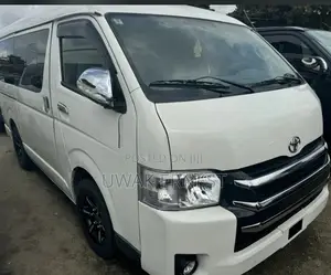 Toyota HiAce 2013 White