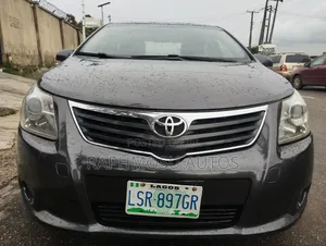 Toyota Avensis 2014 Gray