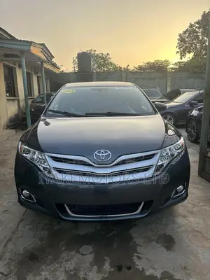 Photo - Toyota Venza XLE 4dr Wagon AWD (2.7L 4cyl 6A) 2015 Gray