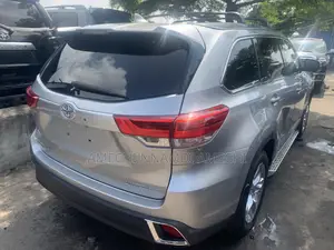 Toyota Highlander Limited 2019 Silver
