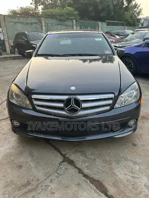 Photo - Mercedes-Benz C300 Luxury 4Matic Sedan AWD (3.0L 6cyl 7A) 2010 Gray