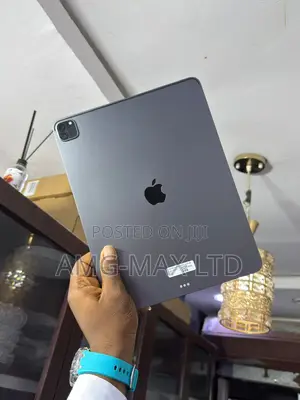 Apple iPad Pro 12.9 (2022) 256 GB Gray