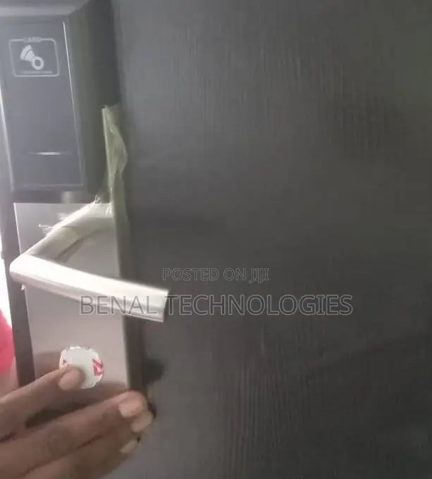 Hotel Rollout Optimized: Card Lock System + Zero-Cost Tools