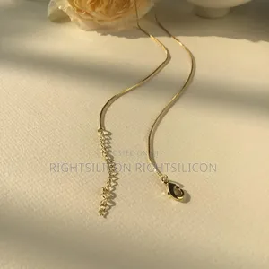 Usa Vavily Minimalist Thin Gold Box Chain Necklace