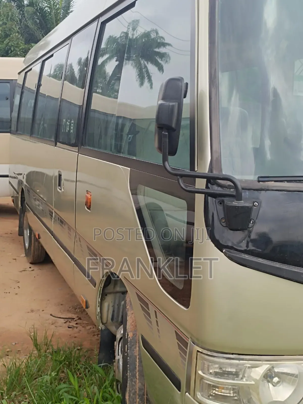 Toyota Coaster 2014 Gold