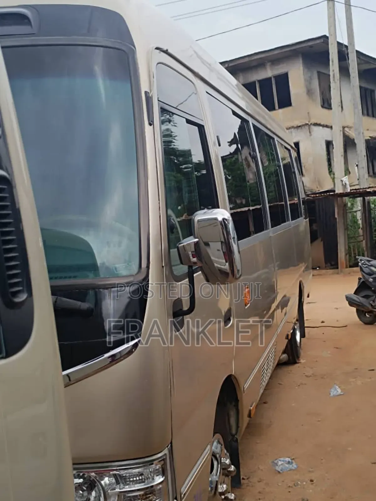Toyota Coaster 2014 Gold