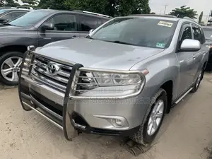 Toyota Highlander 3.5L 4WD 2013 Silver