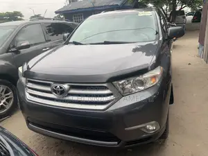 Toyota Highlander Limited 3.5l 4WD 2013 Gray
