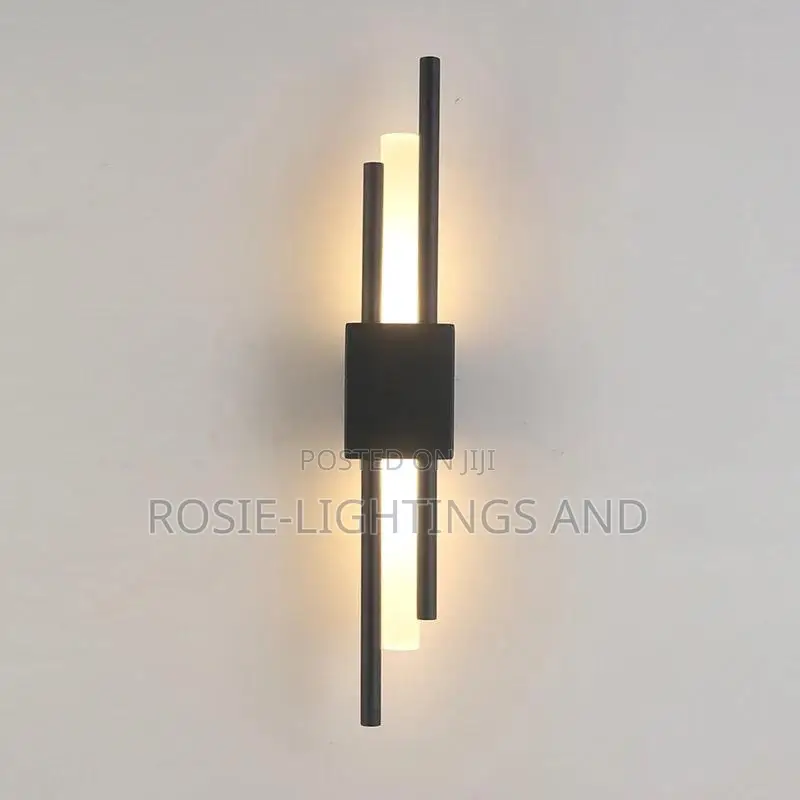 Modern Led Wall Bracket in Black