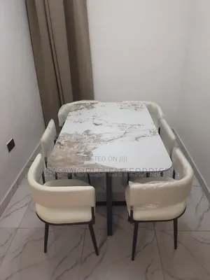 Beautiful Dinning Set for Home Use