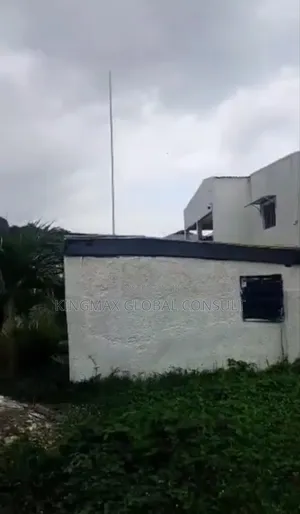 1,600 Land With Structure on in Villa for Sale