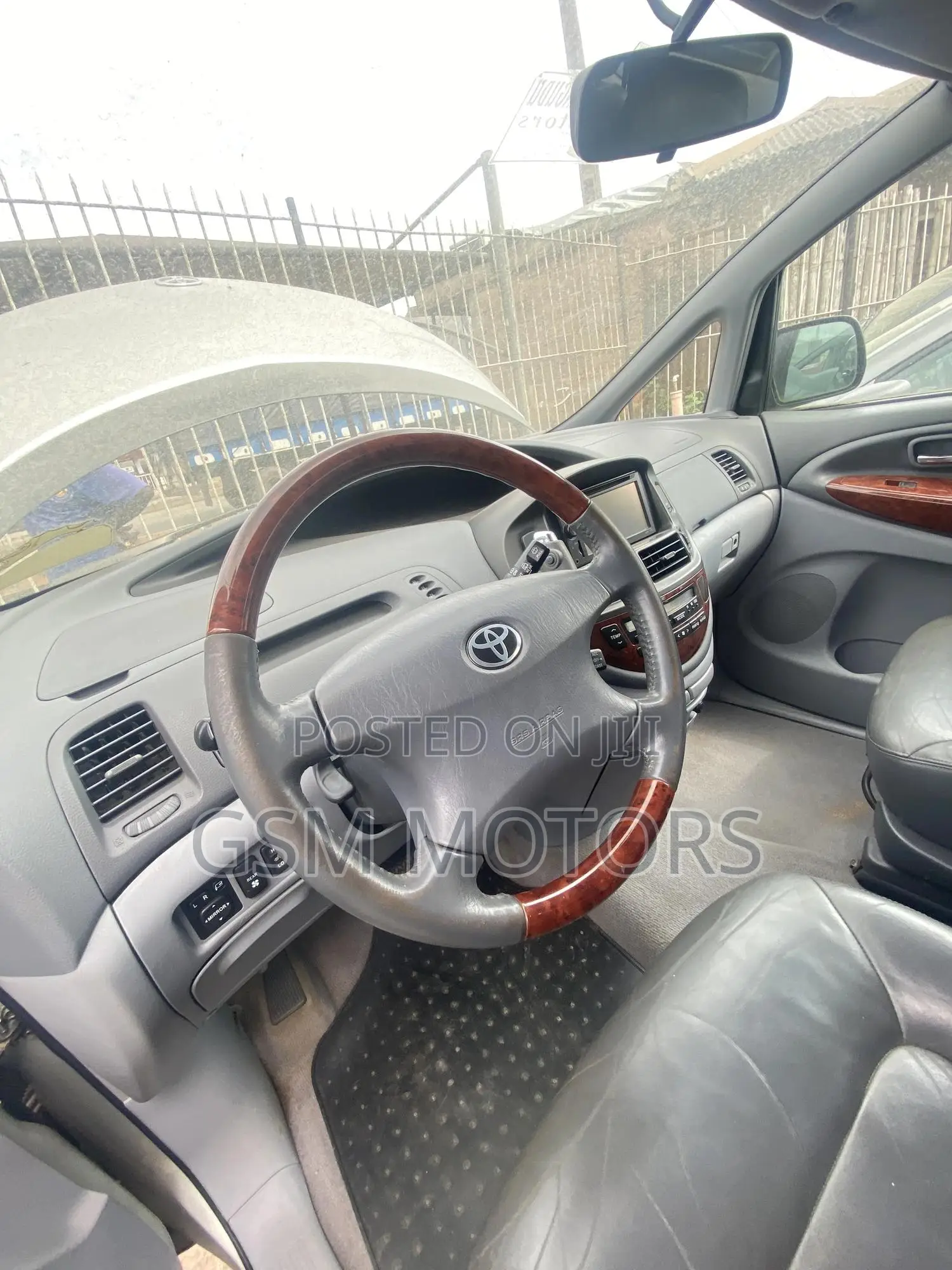 Toyota Previa Automatic 2005 Gray