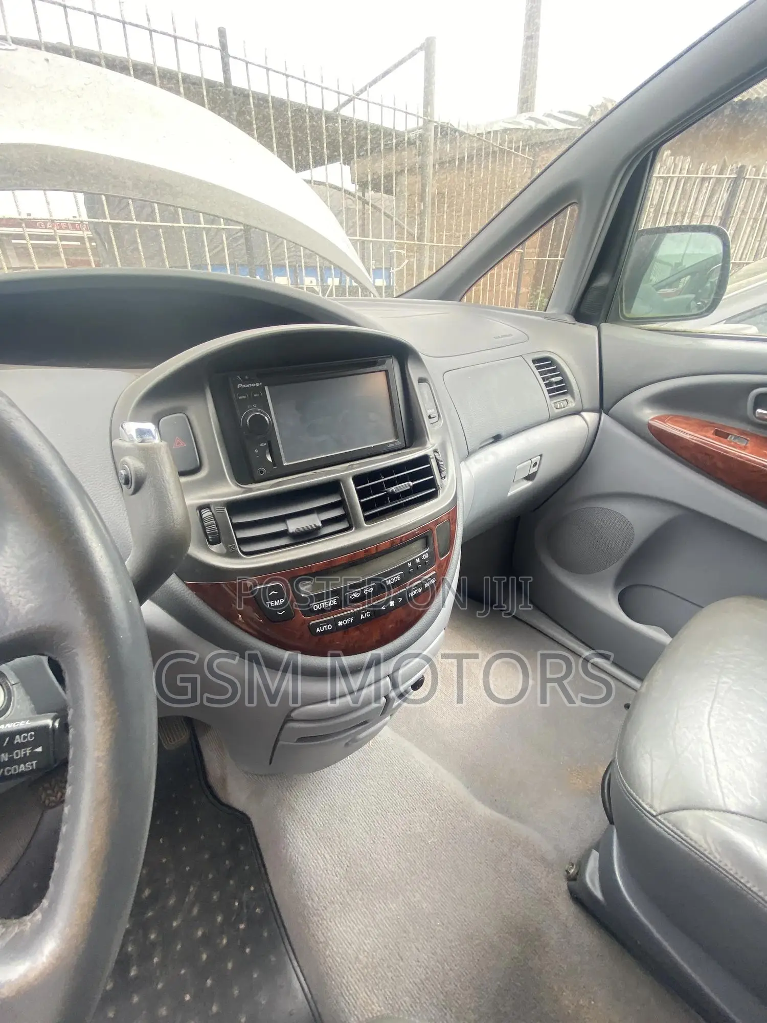 Toyota Previa Automatic 2005 Gray