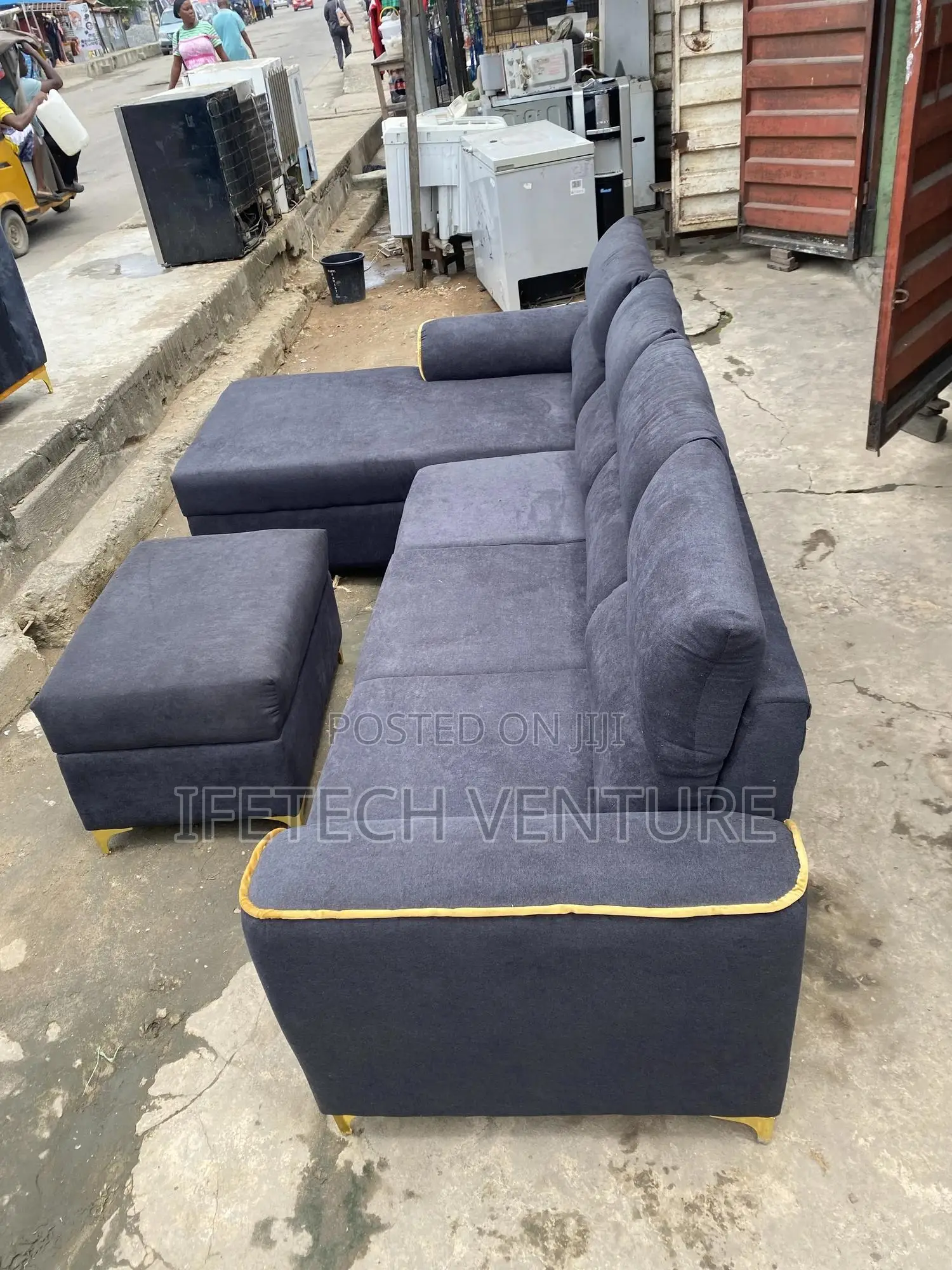 L Shape Divan With Center Table