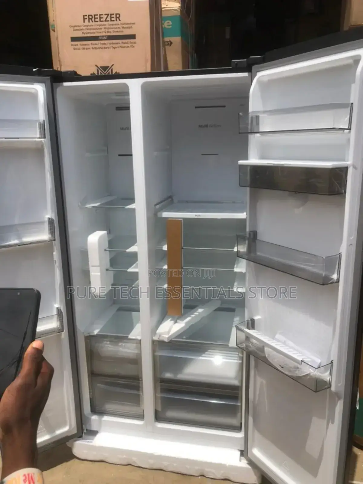 New Hisense Side by Side Refrigerator and Dispenser (Black Glass Front