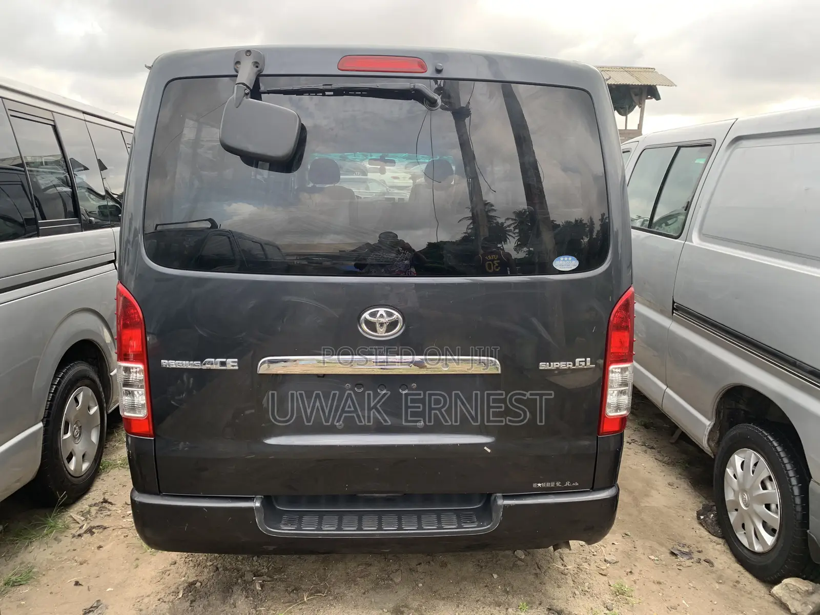Toyota HiAce 2011 Black