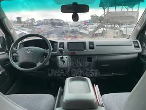 Toyota HiAce 2011 Black