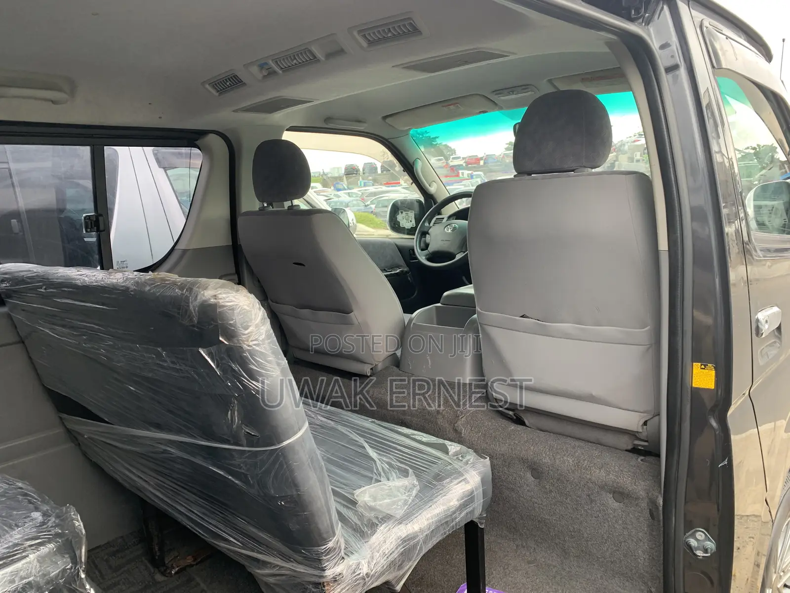 Toyota HiAce 2011 Black