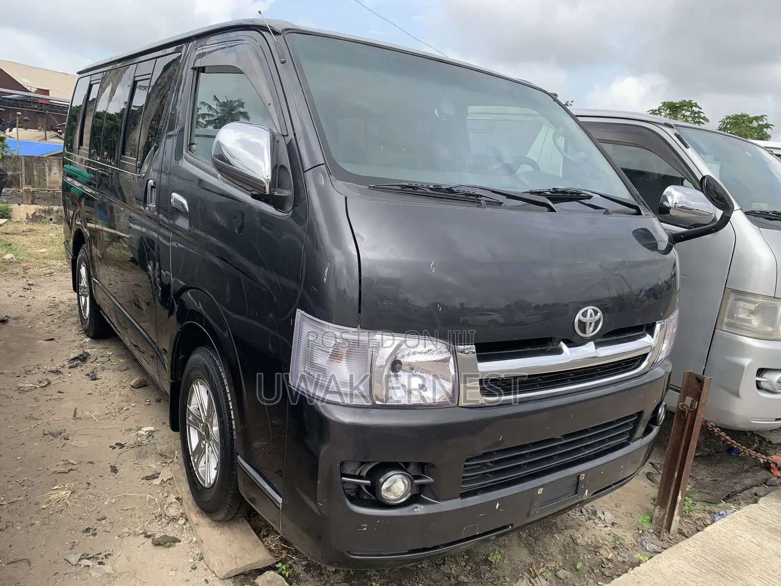 Toyota HiAce 2011 Black