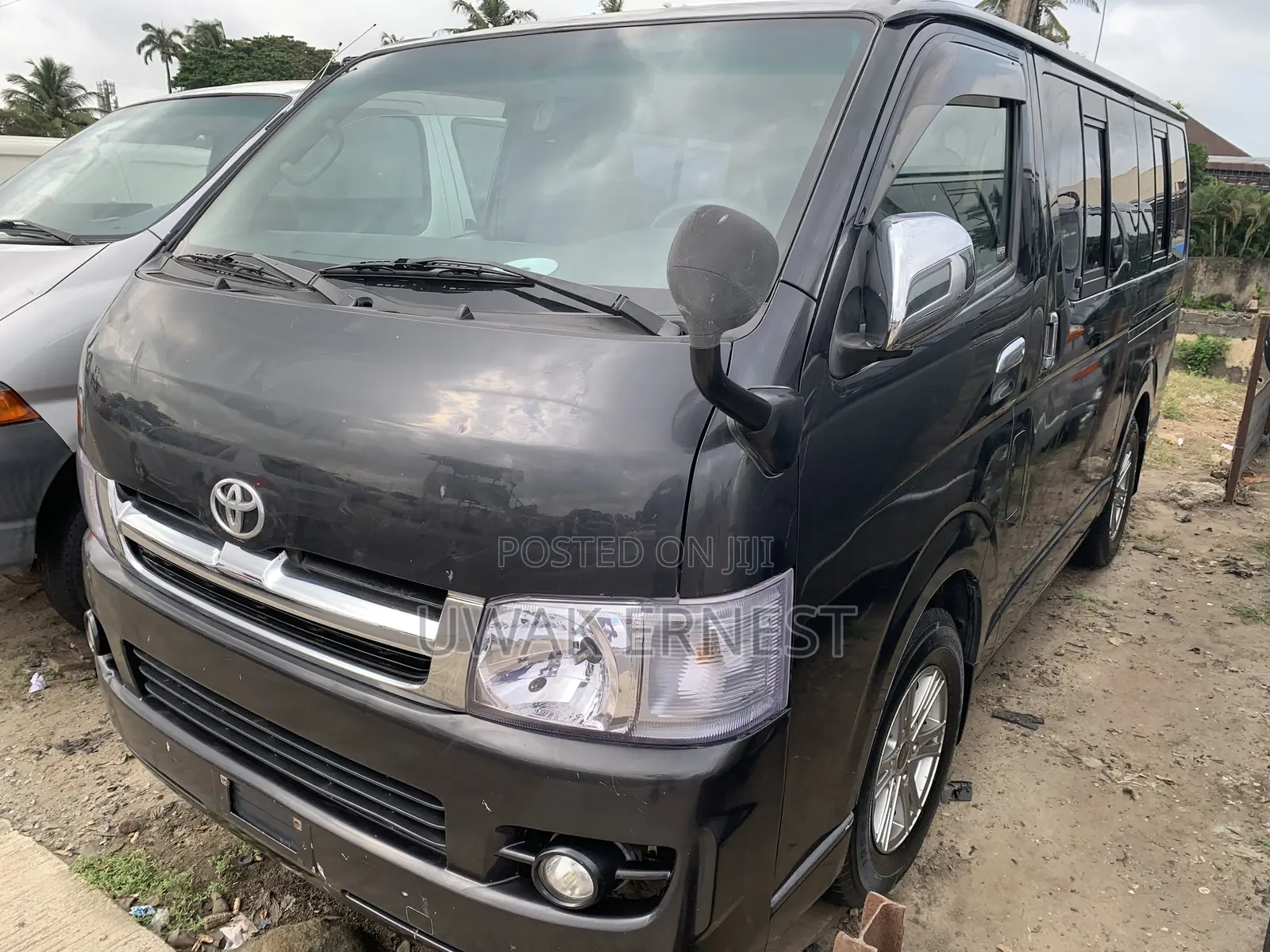 Toyota HiAce 2011 Black