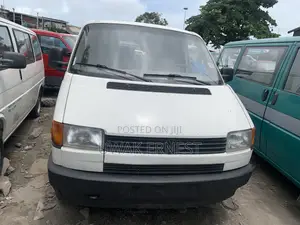 Volkswagen Transporter 2002 White