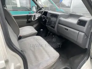 Volkswagen Transporter 2002 White
