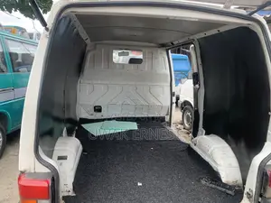 Volkswagen Transporter 2002 White