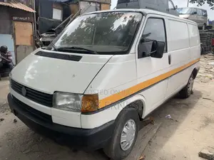 Volkswagen Transporter 2000 White