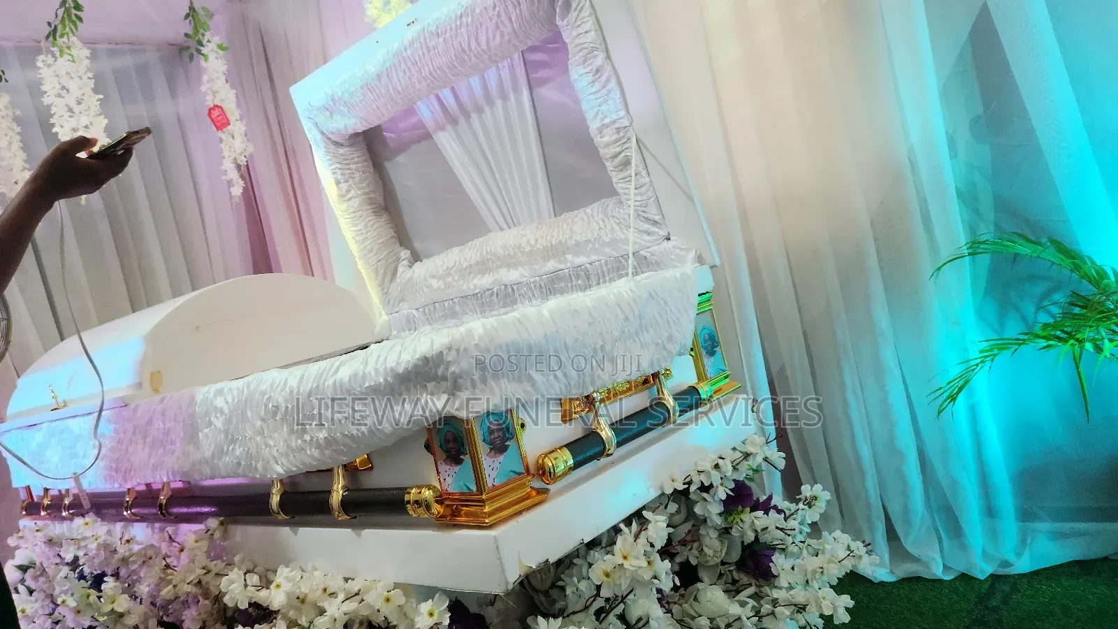 Auto Base Casket