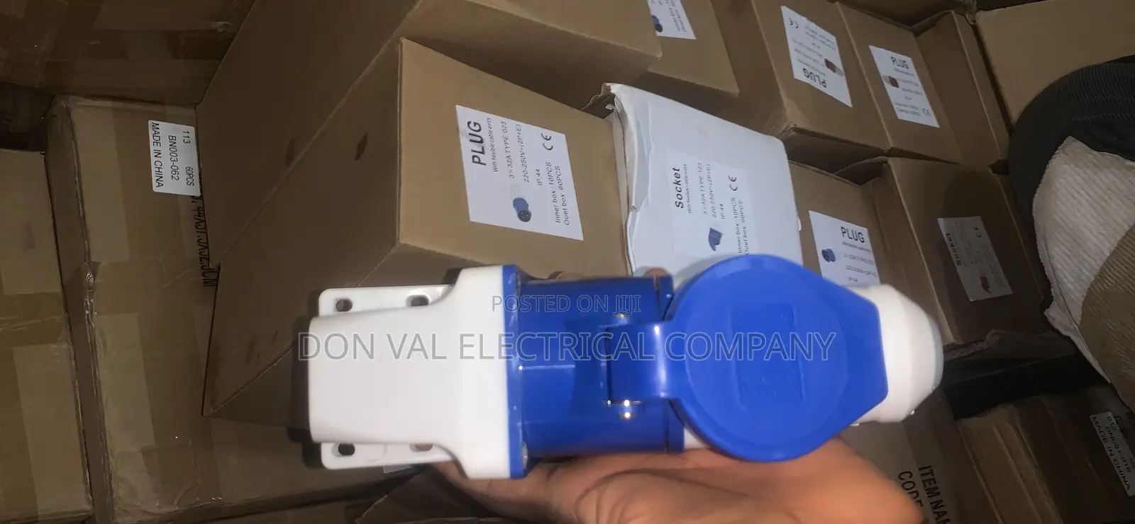 32amps 3pins Industrial Socket