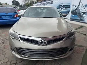 Toyota Avalon XLE 4dr Sedan (3.5L 6cyl 6A) 2015 Gold