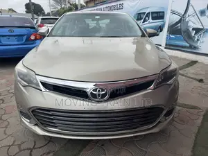 Toyota Avalon XLE 4dr Sedan (3.5L 6cyl 6A) 2015 Gold
