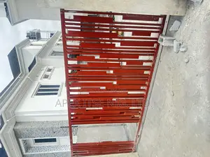 Simple Luxury Gate & Fence Rail