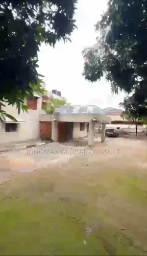 Land for Sale With Old House That Can Be Demolished