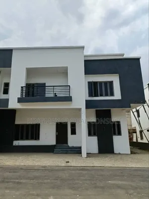 4bdrm Duplex in Lifecamp By for sale