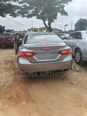 Toyota Camry 2019 Silver