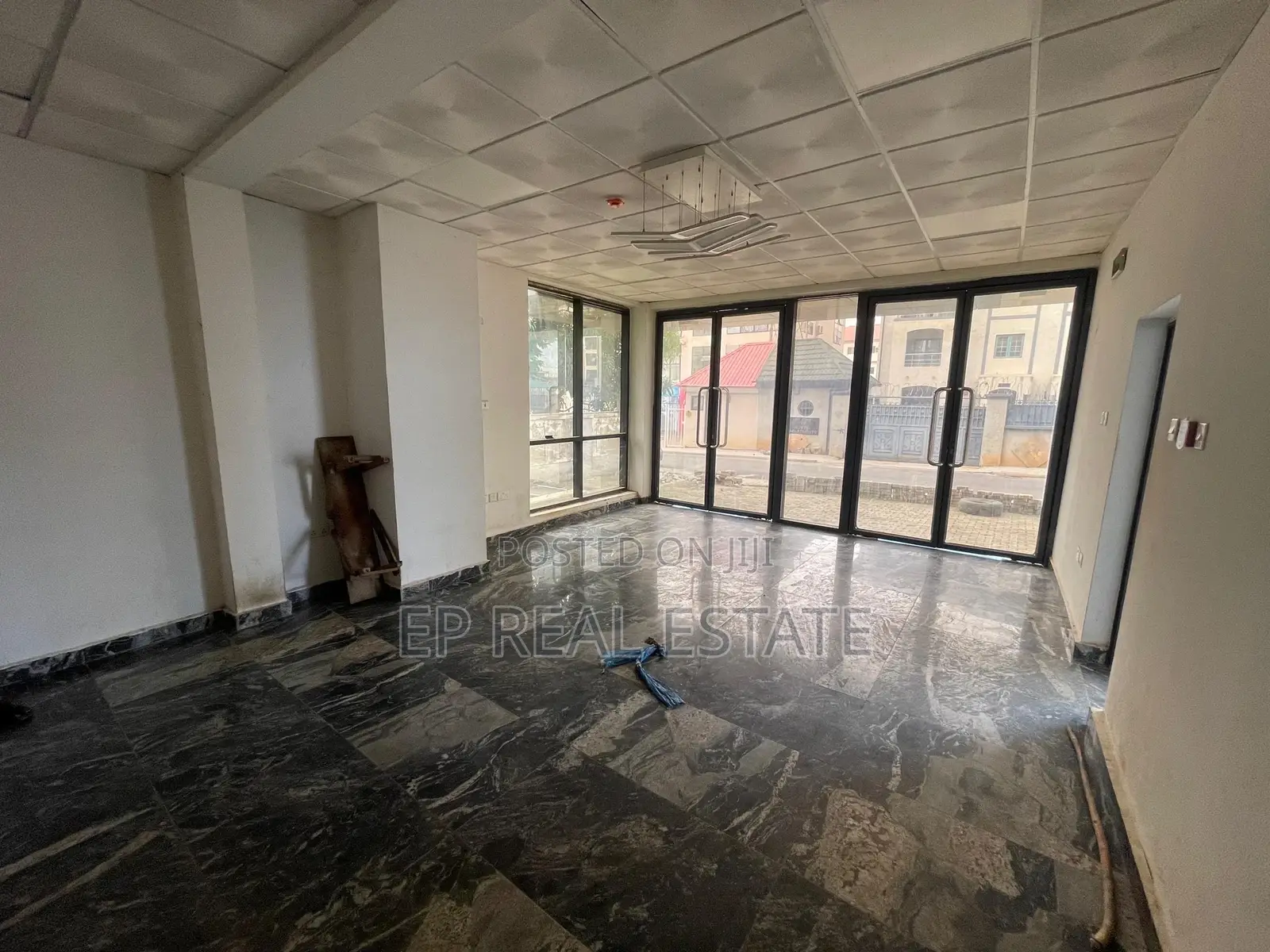 An Office Complex With 3000sqm Lettable Space.