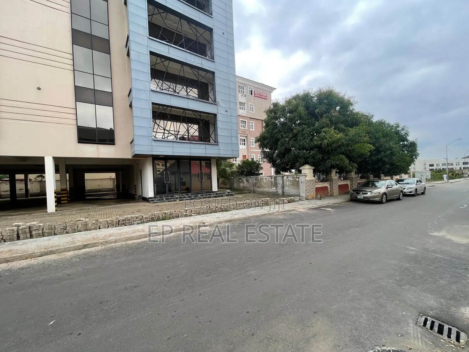 An Office Complex With 3000sqm Lettable Space.