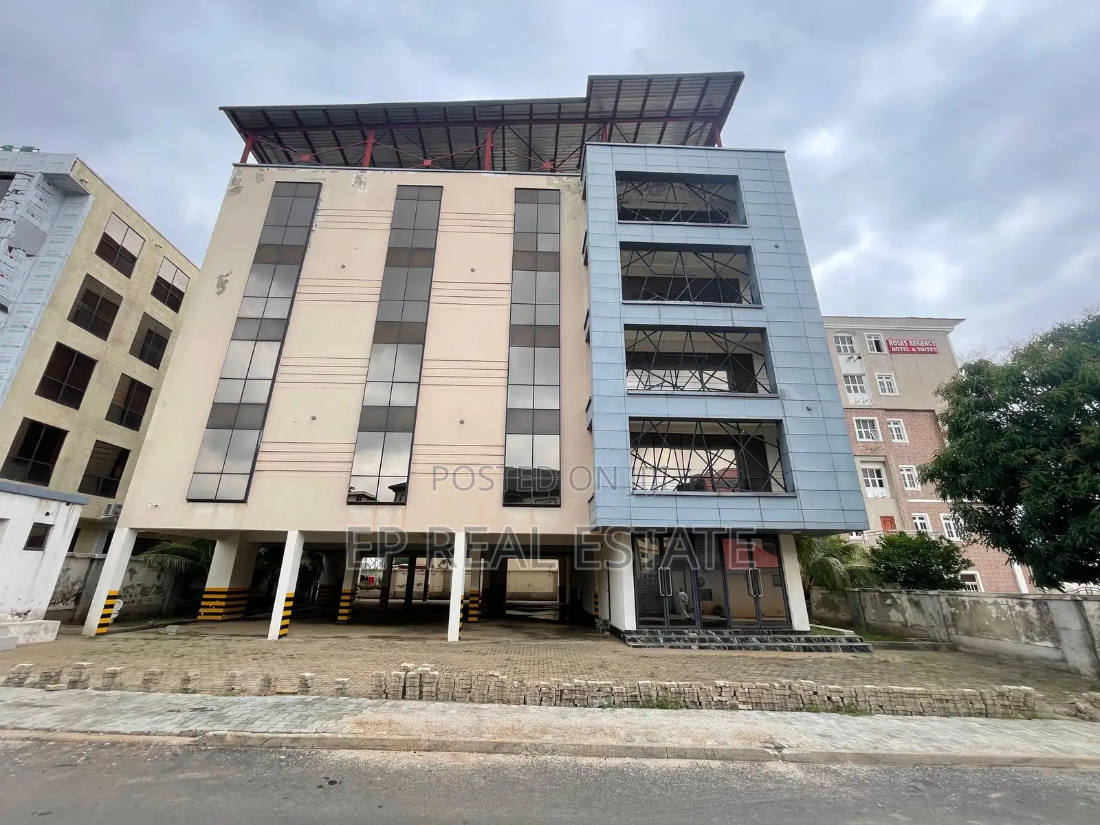 An Office Complex With 3000sqm Lettable Space.