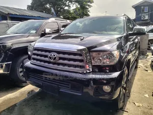 Toyota Sequoia Platinum FFV 4dr SUV 4WD (5.7L 8cyl 6A) 2013 Black