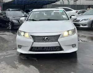 Lexus ES 350 FWD 2015 White