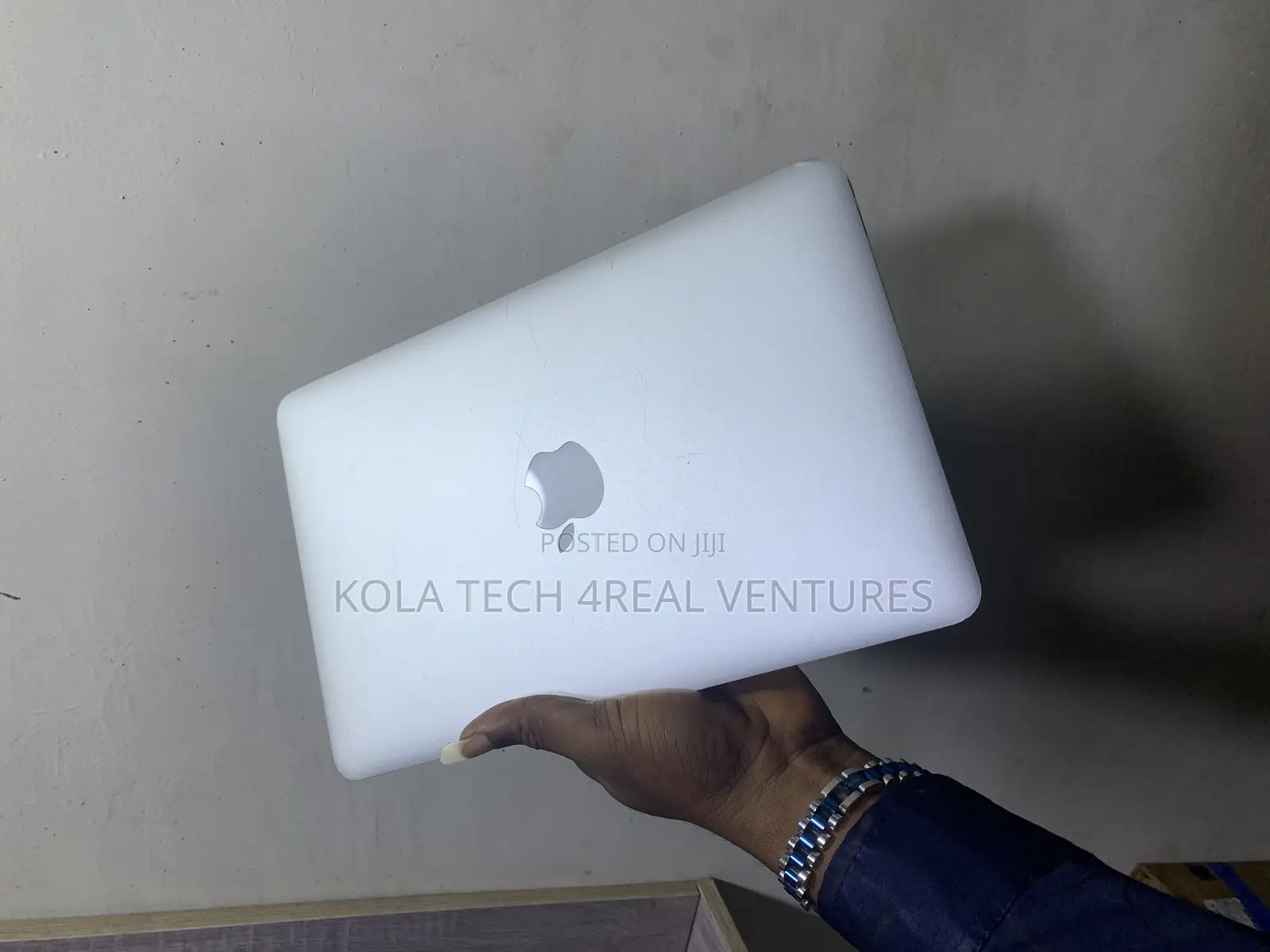 Laptop Apple MacBook Air 4GB Intel Core I5 SSD 128GB