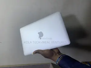 Laptop Apple MacBook Air 4GB Intel Core I5 SSD 128GB