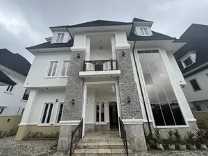 7bdrm Duplex in Efab Metropolis for sale
