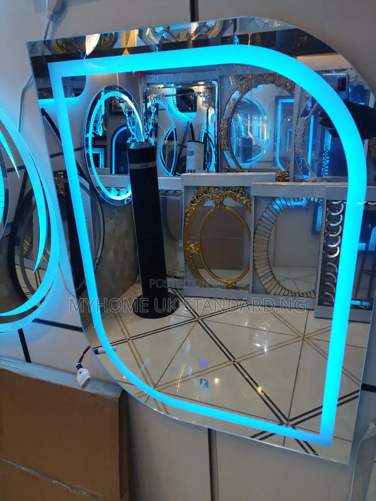 Classic England Sensor Mirror With Light