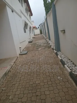 7bdrm Duplex in Maitama for sale