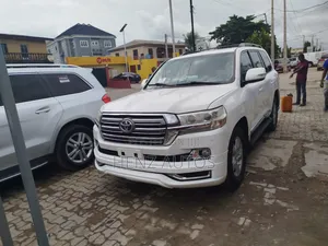 Toyota Land Cruiser 2012 White